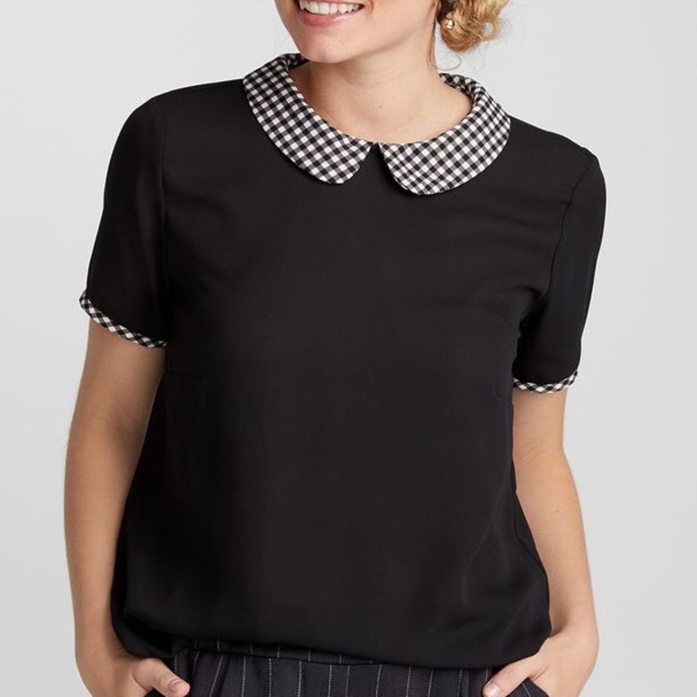 ISO: TWIK by Simon printed Peter Pan collar